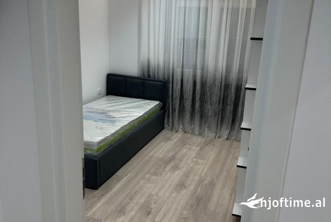 Shtepi me qera Apartament ne Tirane, 2+1, Mobilimi E mobiluar, Pagesa 800  Euro.