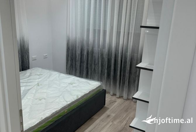 Shtepi me qera 2+1 ne Tirane - 800 Euro