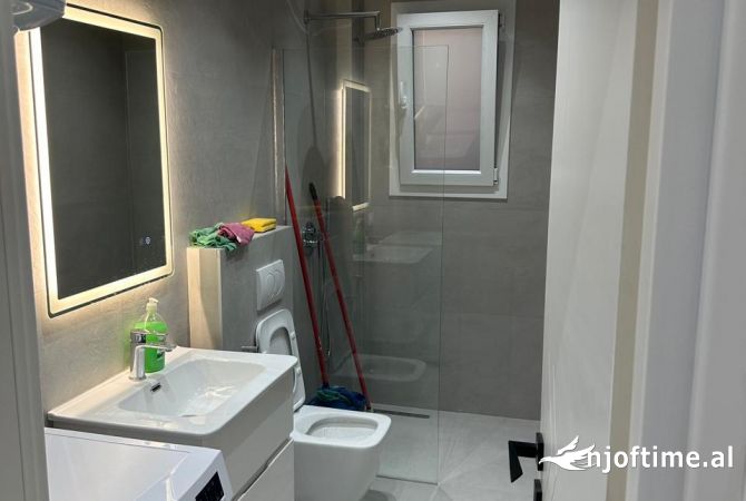 Shtepi me qera Apartament ne Tirane, 2+1, Mobilimi E mobiluar, Pagesa 800  Euro.