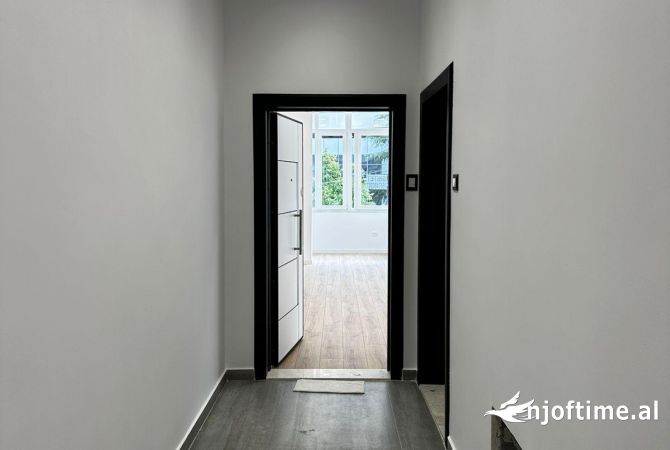 Shtepi ne shitje Apartament ne Tirane, 2+1, Mobilimi Bosh, pa mobiluar, Pagesa 225,000  Euro.