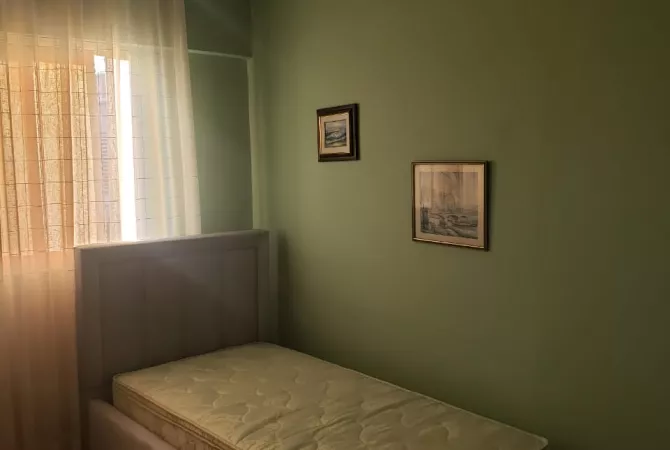 Shtepi me qera Apartament ne Tirane, 2+1, Mobilimi E mobiluar, Pagesa 65,000  Leke.