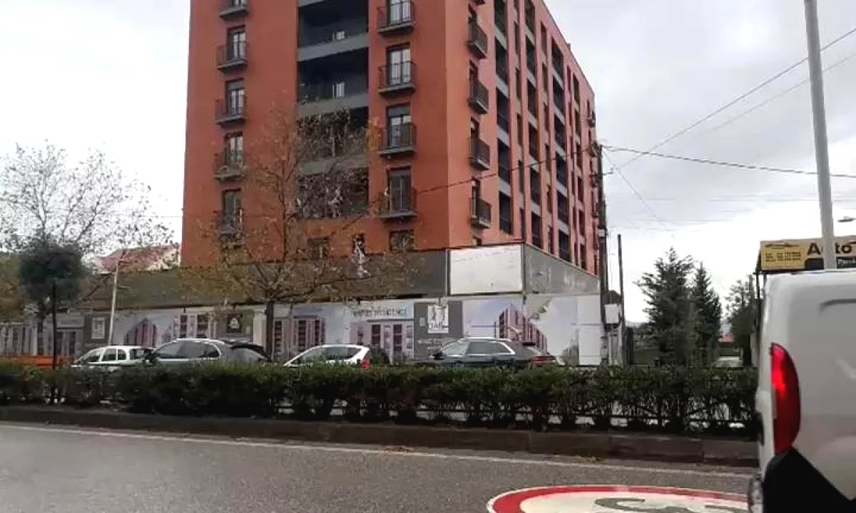 Shtepi ne shitje Apartament ne Tirane, 3+1, Mobilimi Bosh, pa mobiluar, Pagesa 116,356  Euro.