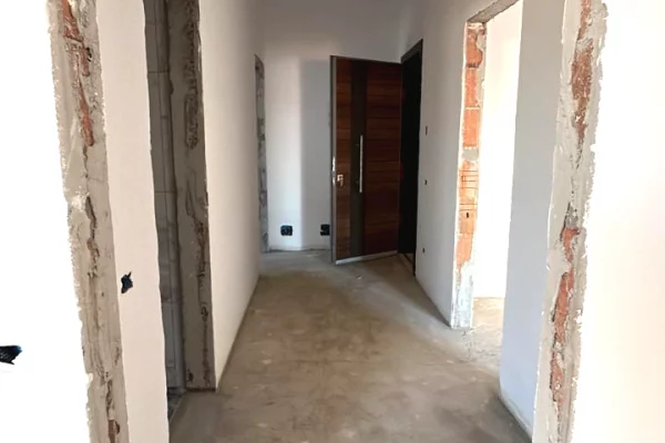 Shtepi ne shitje Penthose(kati i fundit panoramik) ne Tirane, 1+1, Mobilimi Bosh, pa mobiluar, Pagesa 89,122  Euro.