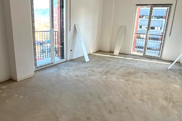 Shtepi ne shitje Penthose(kati i fundit panoramik) ne Tirane, 1+1, Mobilimi Bosh, pa mobiluar, Pagesa 89,122  Euro.