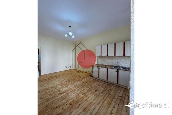 Shtepi me qera 2+1 ne Tirane - 350 Euro