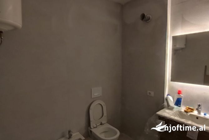 Shtepi me qera Apartament ne Tirane, 2+1, Mobilimi E mobiluar, Pagesa 450  Euro.