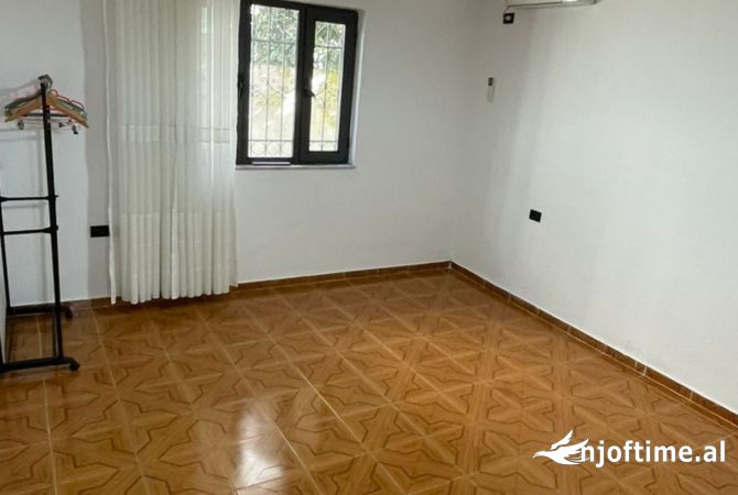 Shtepi me qera 2+1 ne Tirane - 400 Euro