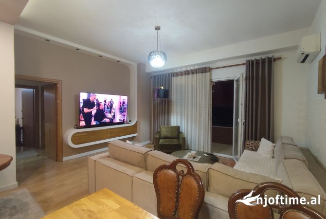Shtepi ne shitje Apartament ne Tirane, 2+1, Mobilimi E mobiluar, Pagesa 200,000  Euro.