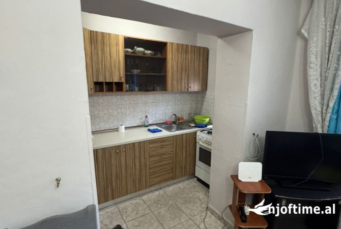 Shtepi me qera 2+1 ne Tirane - 450 Euro