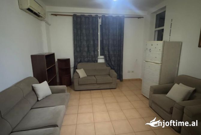 Shtepi me qera 2+1 ne Tirane - 550 Euro