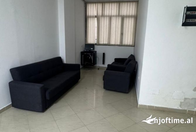 Ambjent biznesi me qera ne Zogu Zi