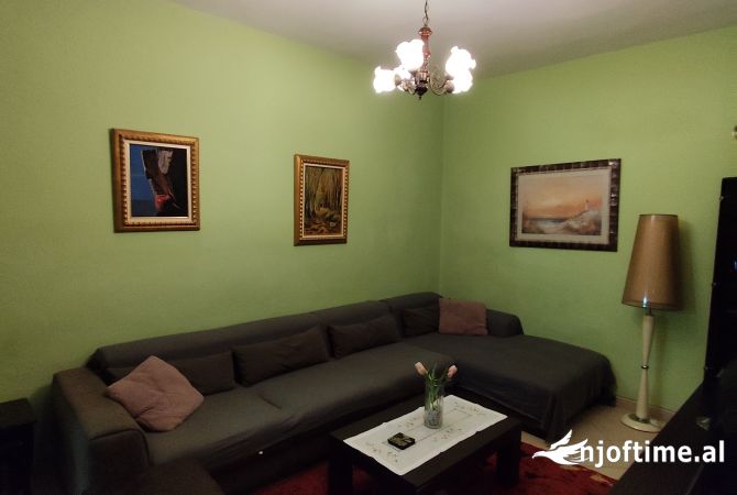Shtepi me qera 2+1 ne Tirane - 500 Euro