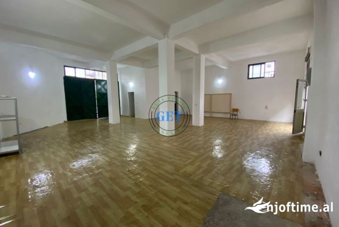 Ambient biznesi me qera 4+1 ne Durres - 300 Euro
