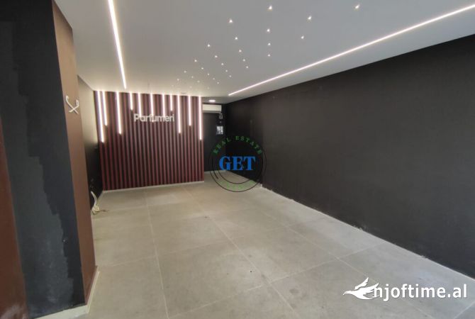 Ambiente Commerciale in Vendita 1+1 a Durazzo - 169,000 Euro