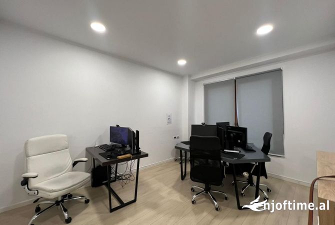 Qira, Zyra Per Qira Hotel Hilton, Delijorgji!