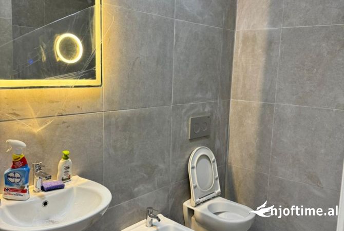 Shtepi me qera Apartament ne Tirane, 1+1, Mobilimi E mobiluar, Pagesa 500  Euro.