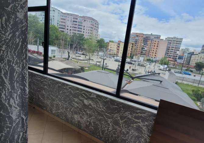 Ambient biznesi me qera 3+1 ne Tirane - 450 Euro