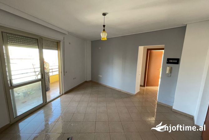 Shtepi me qera 2+1 ne Tirane - 450 Euro