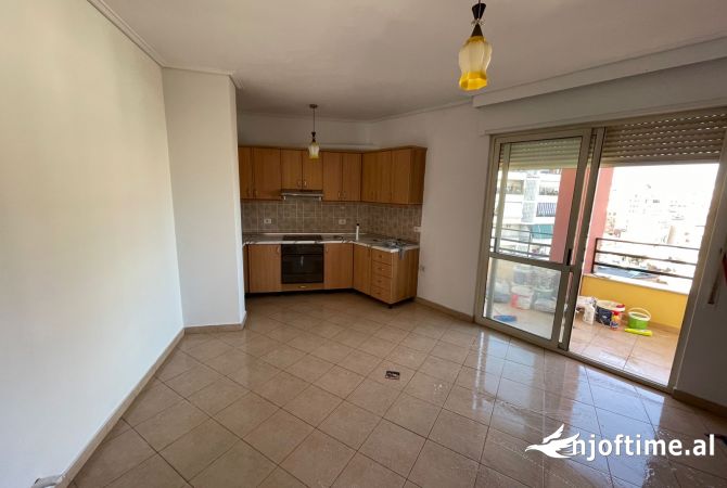 Shtepi me qera Apartament ne Tirane, 2+1, Mobilimi E mobiluar, Pagesa 450  Euro.