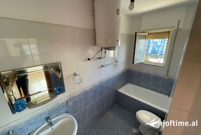 Shtepi me qera Apartament ne Tirane, 2+1, Mobilimi E mobiluar, Pagesa 450  Euro.