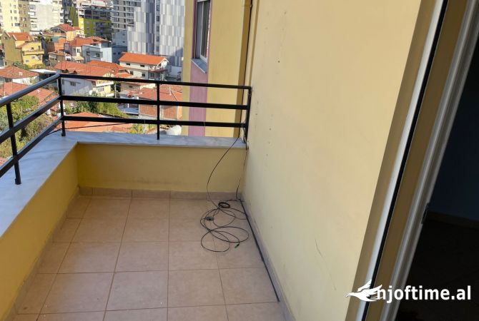Shtepi me qera Apartament ne Tirane, 2+1, Mobilimi E mobiluar, Pagesa 450  Euro.