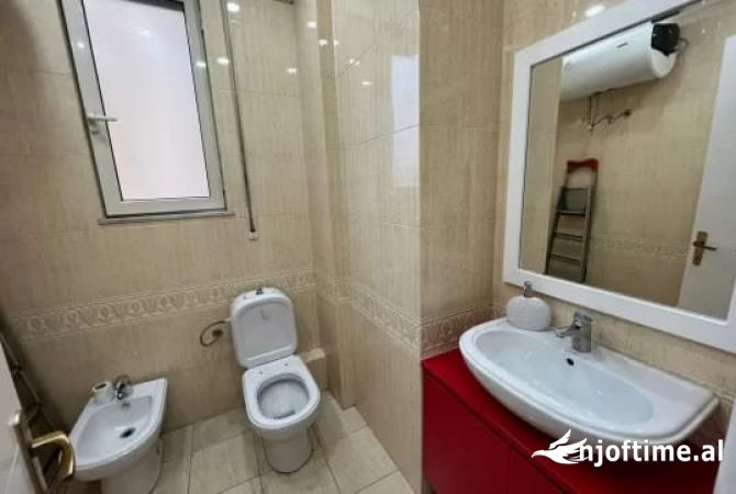 Shtepi me qera Apartament ne Tirane, 1+1, Mobilimi E mobiluar, Pagesa 600  Euro.