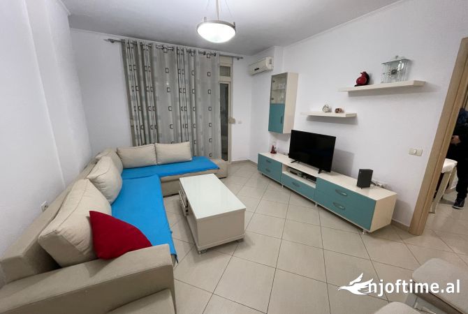 Shtepi me qera 2+1 ne Tirane - 700 Euro