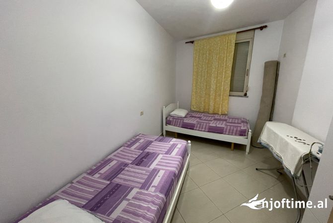 Shtepi me qera Apartament ne Tirane, 2+1, Mobilimi E mobiluar, Pagesa 700  Euro.