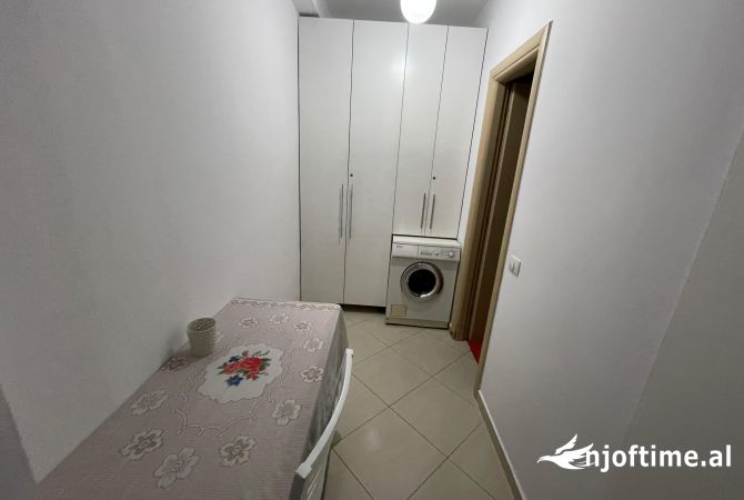 Shtepi me qera Apartament ne Tirane, 2+1, Mobilimi E mobiluar, Pagesa 700  Euro.