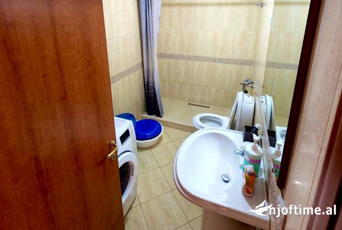 Shtepi me qera Apartament ne Tirane, 1+1, Mobilimi E mobiluar, Pagesa 550  Euro.