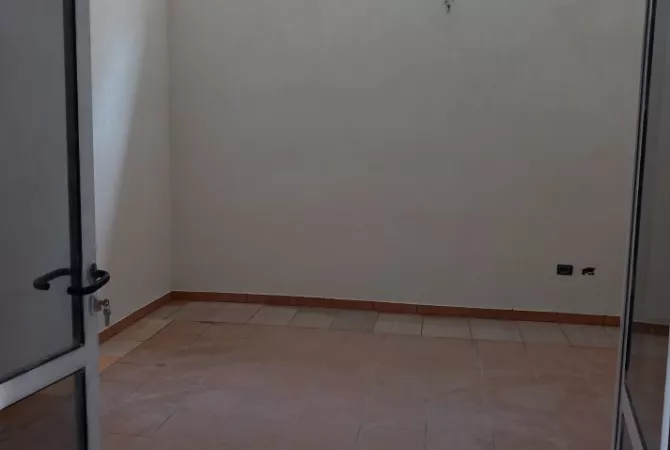 Business Property for Rent 3+1 in Fier - 150 Euro