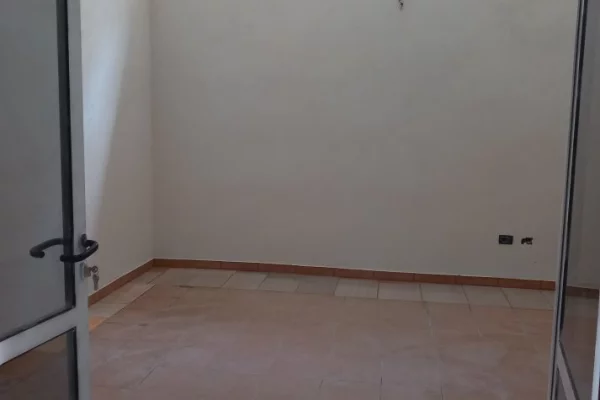 Ambient biznesi me qera 3+1 ne Fier - 100 Euro