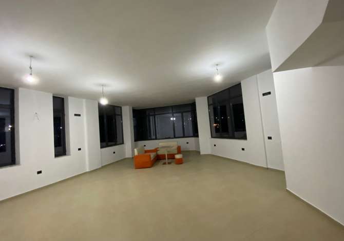 Ambjent biznesi me qera 1+1 ne Tirane - 400 Euro