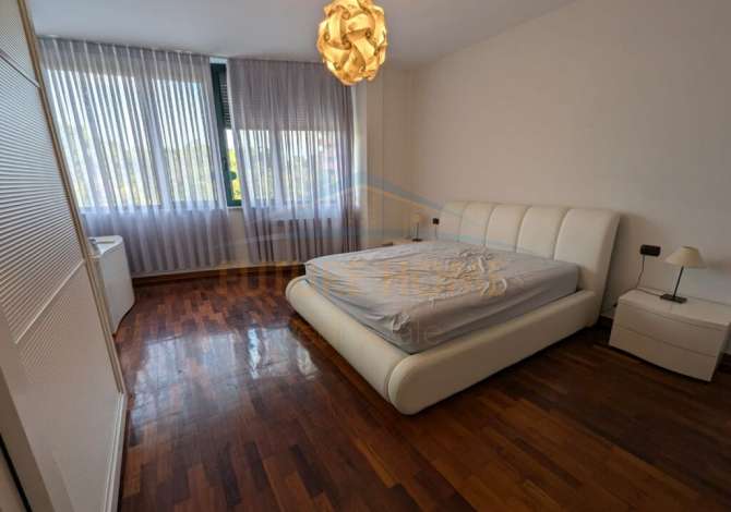 Shtepi me qera 4+1 ne Tirane - 2,300 Euro