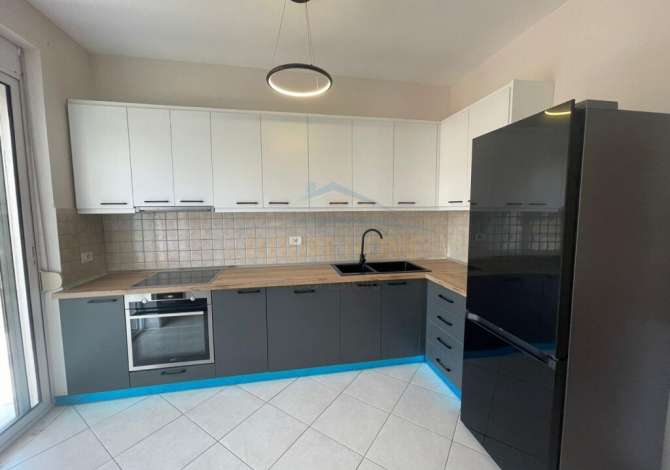 Shtepi me qera 3+1 ne Tirane - 800 Euro