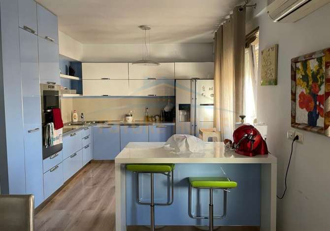 Shtepi me qera 3+1 ne Tirane - 800 Euro