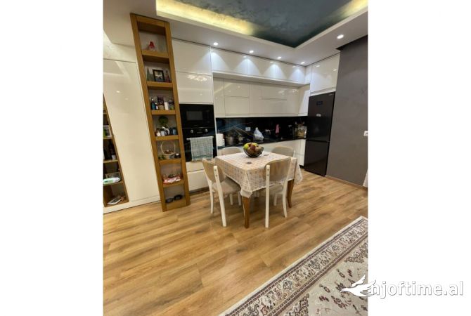 Shtepi ne shitje 2+1 ne Tirane - 200,000 Euro