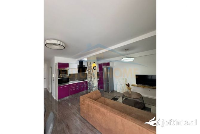 Shtepi me qera 2+1 ne Tirane - 650 Euro