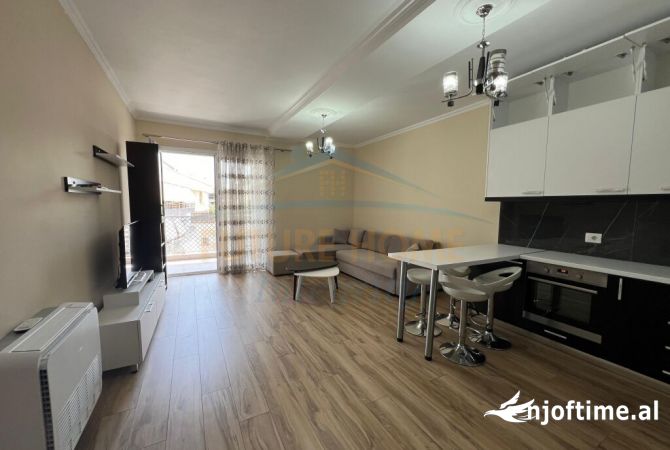Shtepi me qera 2+1 ne Tirane - 800 Euro