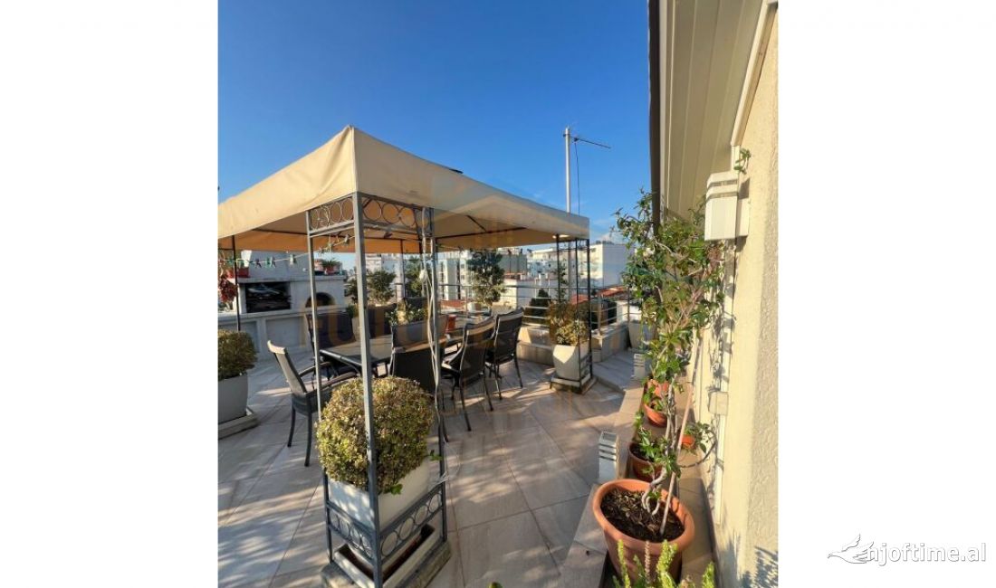 Shtepi ne shitje Apartament ne Tirane, 2+1, Mobilimi E mobiluar, Pagesa 287,000  Euro.