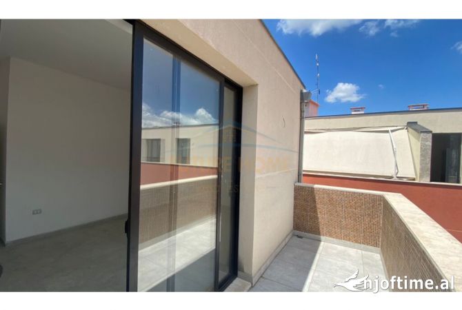 Shtepi ne shitje Apartament ne Tirane, 2+1, Mobilimi Bosh, pa mobiluar, Pagesa 140,000  Euro.