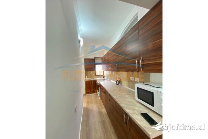 Shtepi ne shitje Apartament ne Tirane, 1+1, Mobilimi Bosh, pa mobiluar, Pagesa 136,000  Euro.