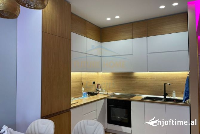 Shtepi ne shitje Apartament ne Tirane, 1+1, Mobilimi Bosh, pa mobiluar, Pagesa 160,000  Euro.