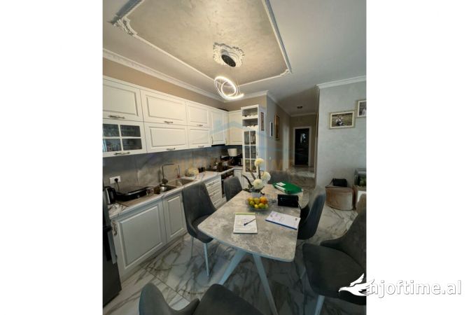 Shtepi ne shitje 3+1 ne Tirane - 215,000 Euro
