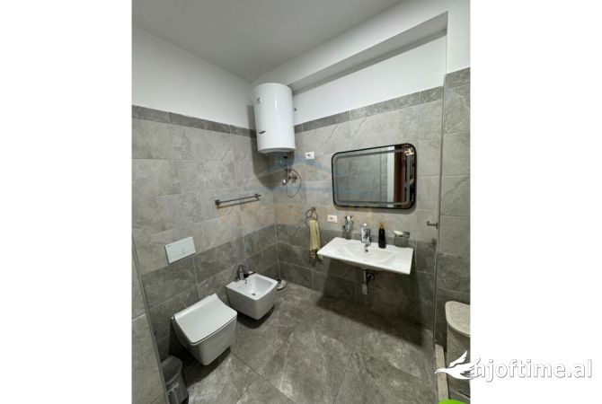 Shtepi ne shitje Apartament ne Tirane, 3+1, Mobilimi E mobiluar, Pagesa 215,000  Euro.