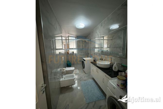 Shtepi ne shitje 2+1 ne Tirane - 425,000 Euro