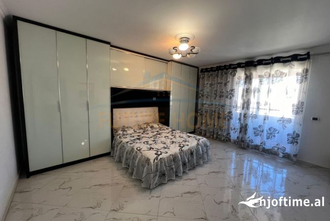 Shtepi ne shitje Apartament ne Tirane, 3+1, Mobilimi E mobiluar, Pagesa 175,000  Euro.