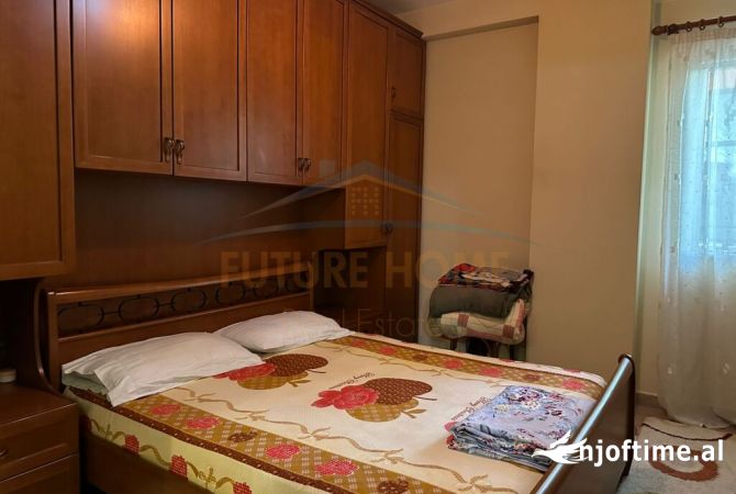 Shtepi ne shitje Apartament ne Tirane, 2+1, Mobilimi E mobiluar, Pagesa 160,000  Euro.