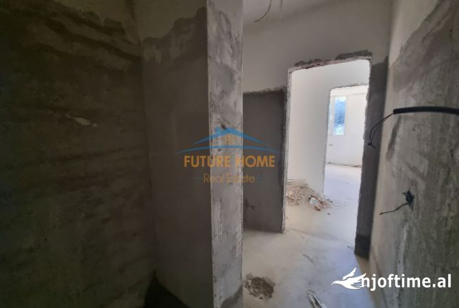 Shtepi ne shitje Apartament ne Tirane, 3+1, Mobilimi Bosh, pa mobiluar, Pagesa 127,000  Euro.