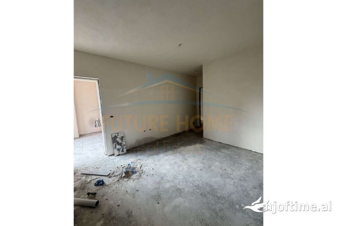 Shtepi ne shitje Apartament ne Tirane, 2+1, Mobilimi Bosh, pa mobiluar, Pagesa 164,000  Euro.